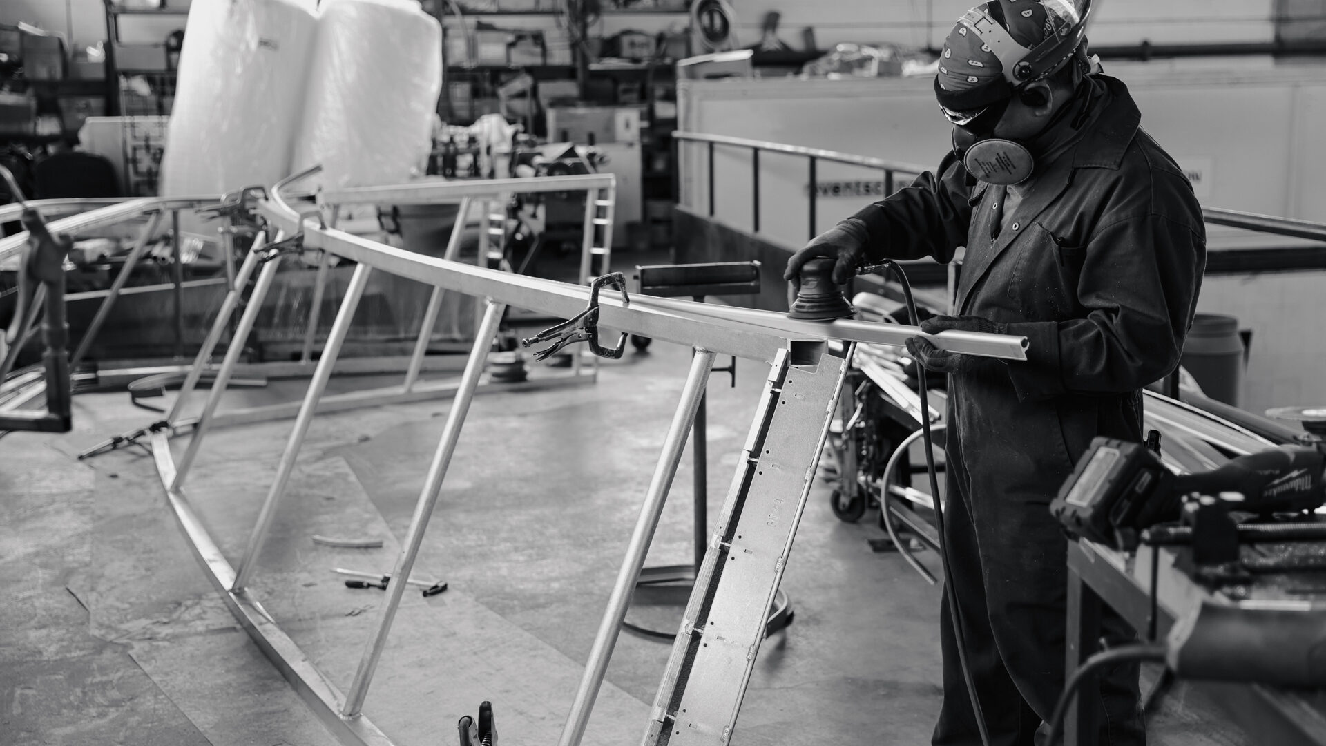 PETAL-TUNNEL-_01_BTS PETAL TUNNEL AT PITTSBURGH INTERNATIONAL AIPORT