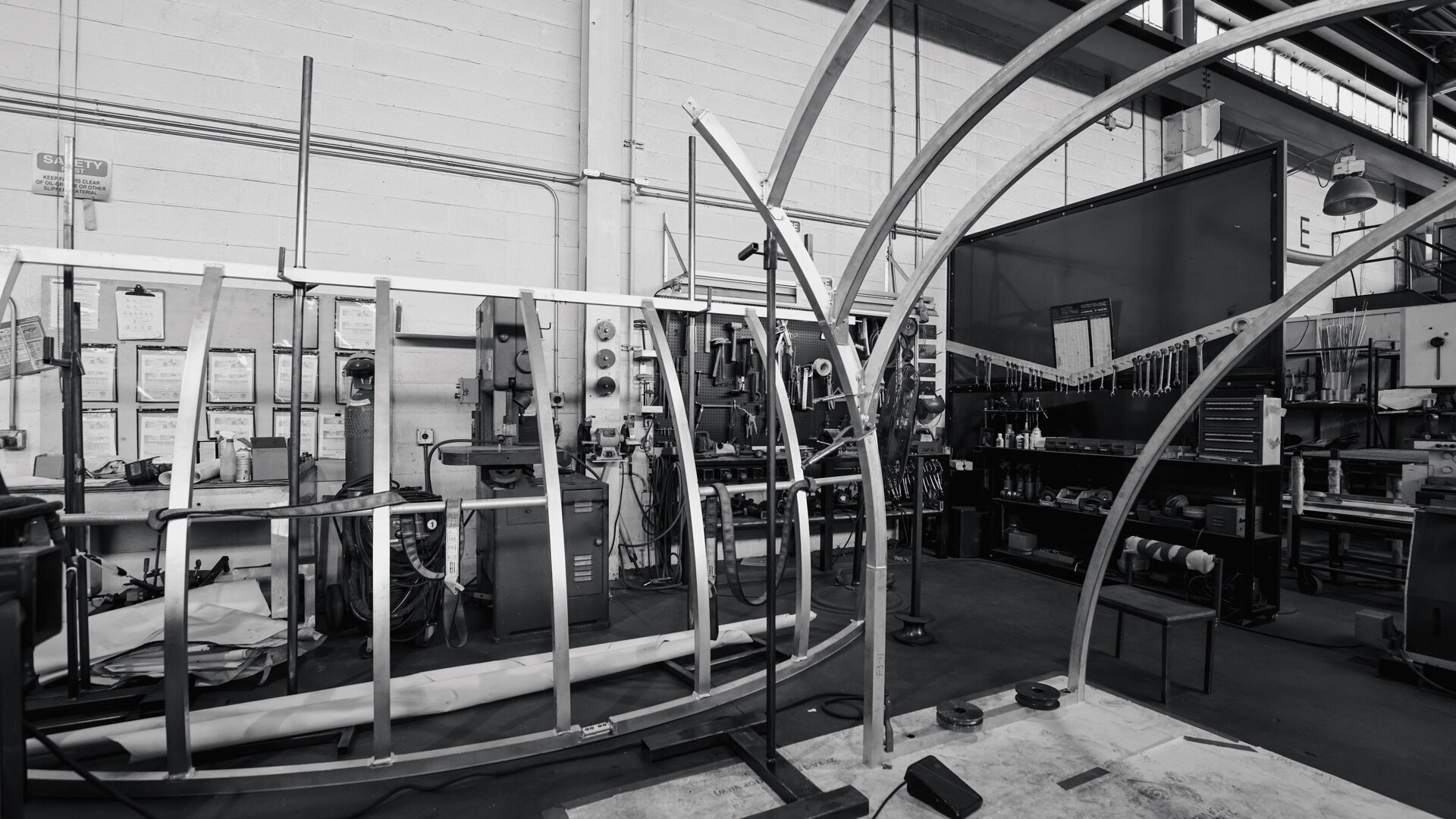 PETAL-TUNNEL-_02_BTS PETAL TUNNEL AT PITTSBURGH INTERNATIONAL AIPORT